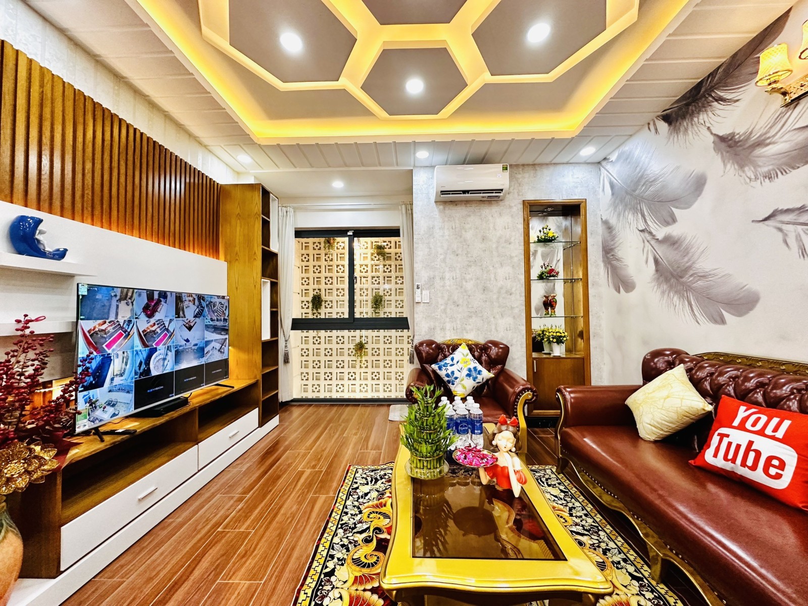 BÁN NHÀ ĐẸP TÂN PHÚ- 68M2- 5 TẦNG BCTCT- TẶNG NỘI THẤT - HXH - CHỈ 7.3 TỶ