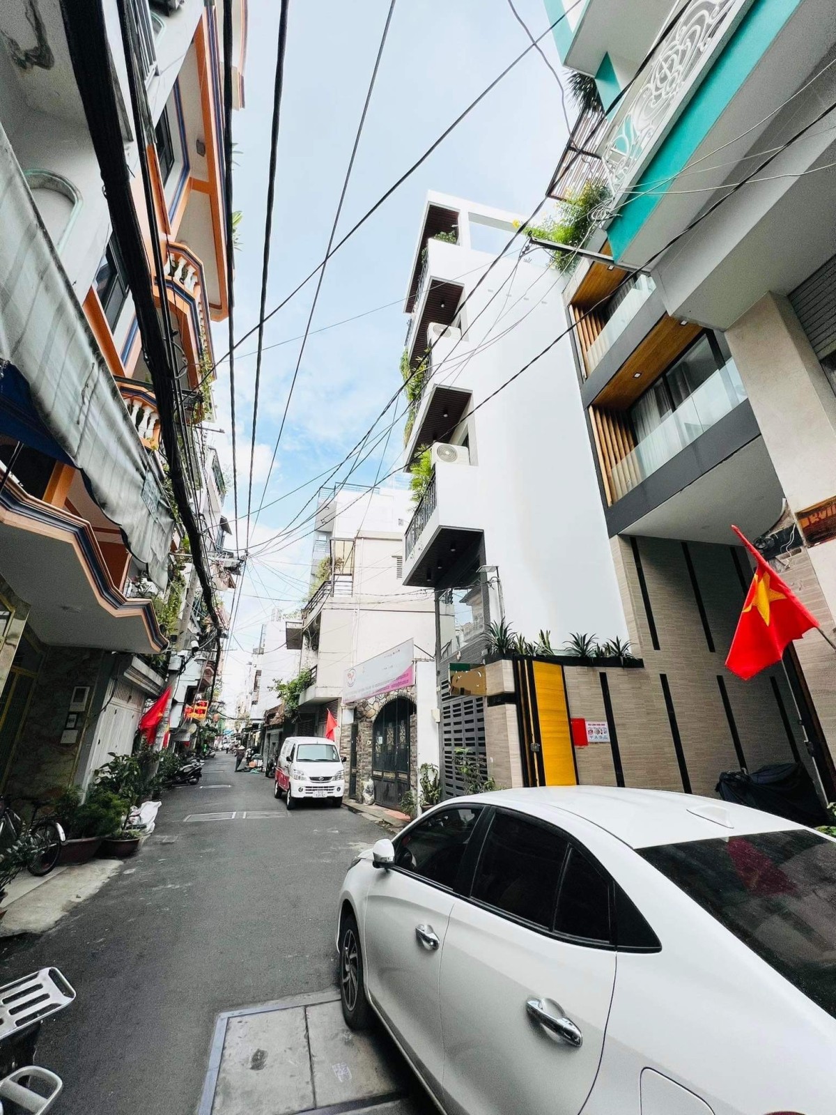 Bán nhà Hẻm xe hơi Kinh doanh Lê Văn Sỹ Phú Nhuận 120m2 3 tầng 5 phòng chỉ 15tỉ chốt