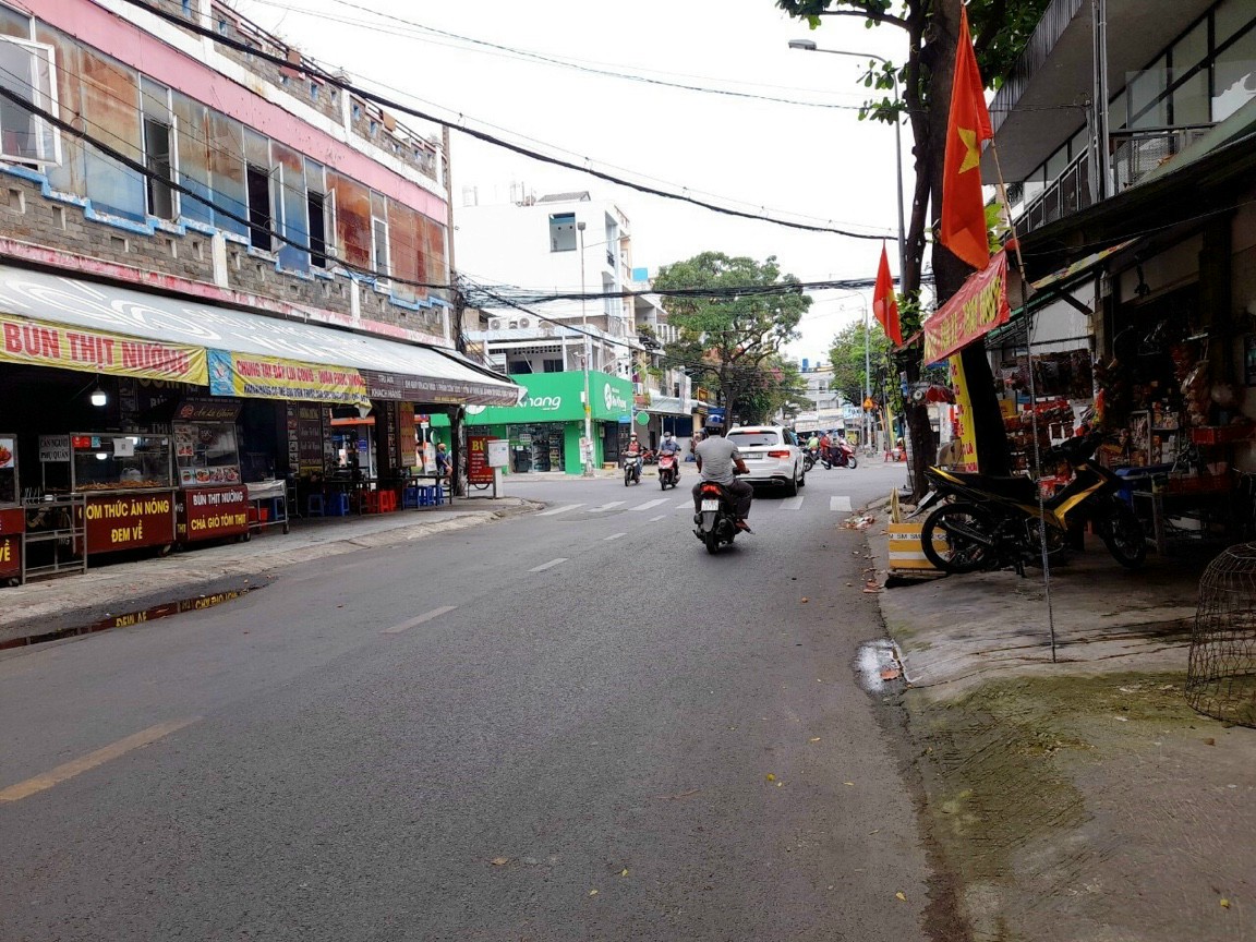 Bán nhà Mặt tiền đường Phạm Văn Xảo Quận Tân Phú. DT 4.5x21, 5 tầng. Giá 13.5 tỷ TL