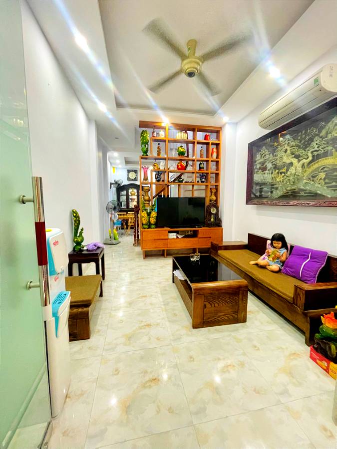 Bán nhà riêng Cầu Giấy, 43m2, ngõ thông, gần phố, nhà mới 4 tầng, 5.4 tỷ