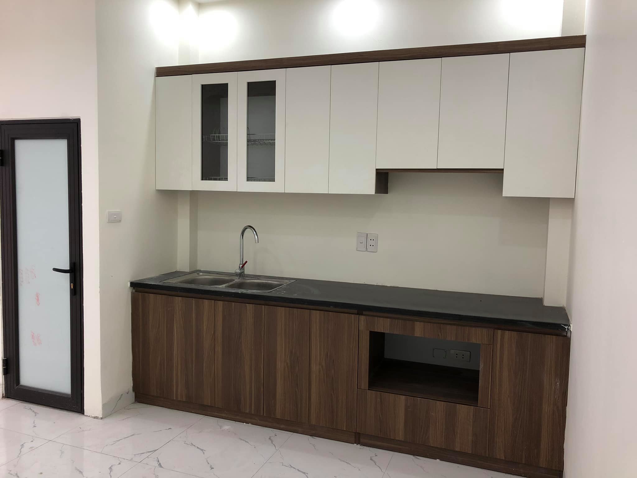 VỊ TRÍ ĐẸP XÂY TOÀ GIÁ ĐẦU TƯ QUANG TIẾN LÔGÓC ÔTÔ ĐỖ SÁT PHỐ 79M 5.73 TỶ