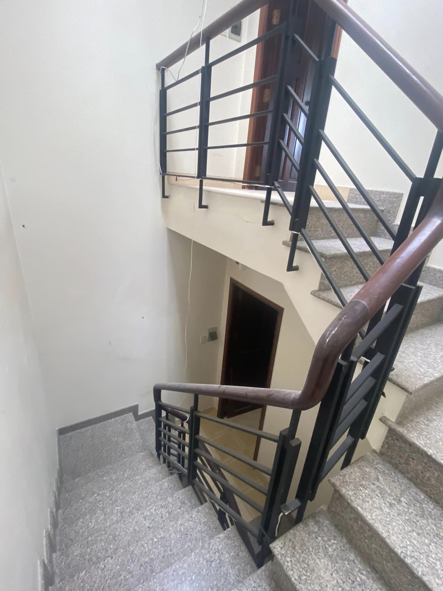 GIẢM TIẾP, CHỈ CÒN 7.7 TỶ - HXH THÔNG TT QUẬN 3 - SỔ ĐẸP - 5 TẦNG