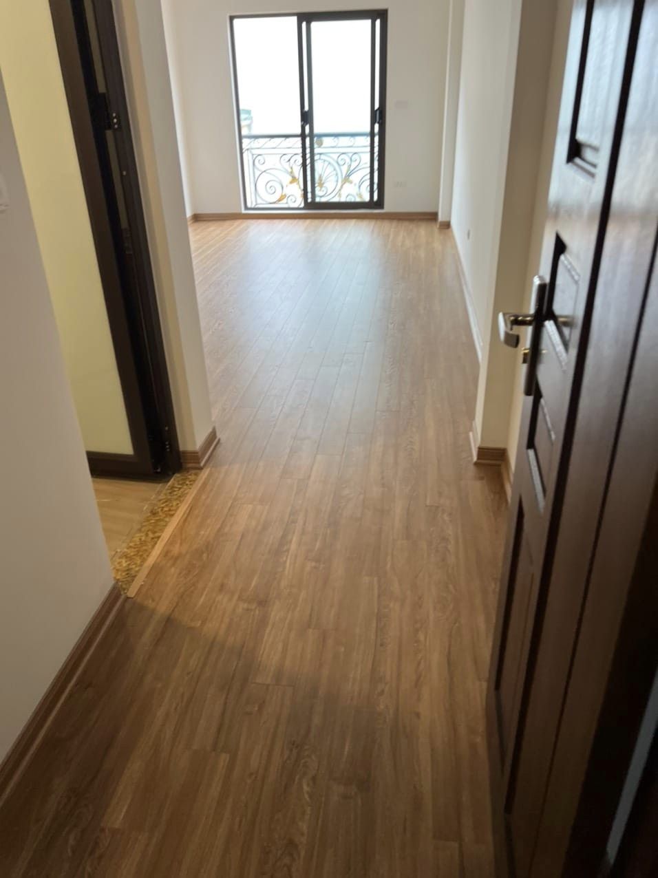 Bán căn nhà 136m2 phố Nghi Tàm, Tây Hồ Gara 2 Ô tô tránh Kinh doanh đỉnh 17.1 Tỷ