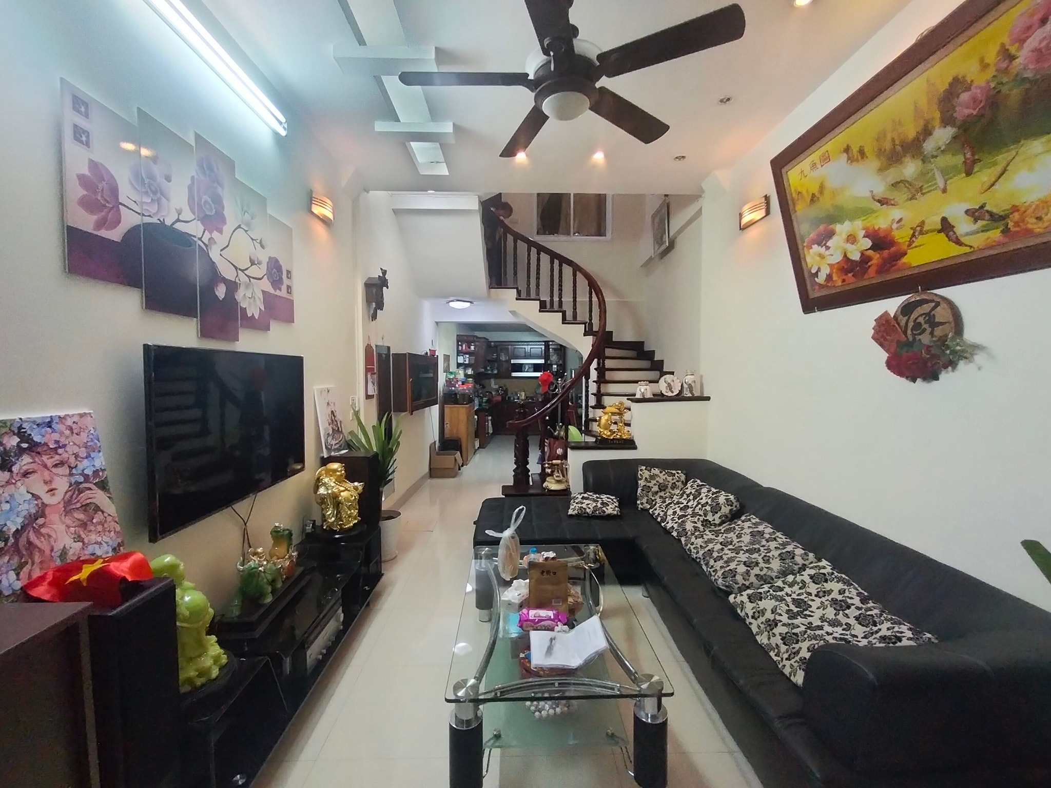 Bán nhà Phương Mai 45m Ô tô đỗ cửa - Ngõ thông Kinh doanh