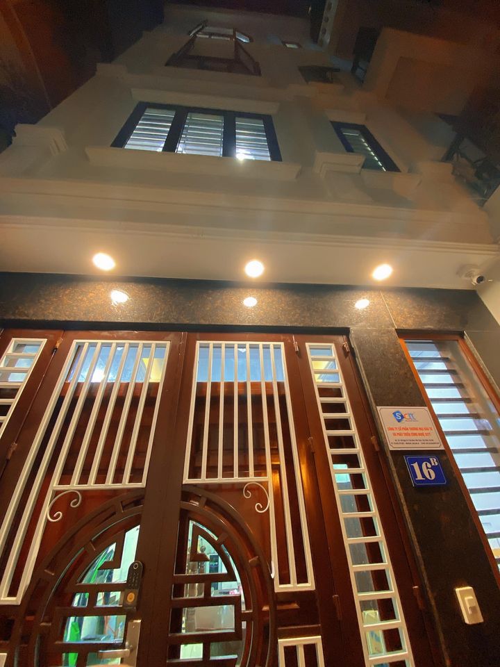 BÁN NHÀ 5 TẦNG TRẦN BÌNH, CẦU GIẤY - LÔ GÓC 2 THOÁNG - NHÀ ĐẸP Ở NGAY - TẶNG NỘI THẤT - CÁCH PHỐ 30M.