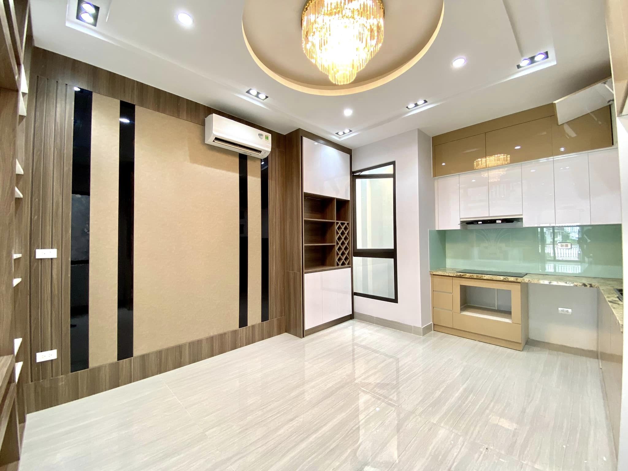 Bán tòa nhà 145m2 phố Nhật Chiêu, Tây Hồ 36 Căn hộ View Hồ Dòng tiền 10%/năm Giá 34.1 Tỷ