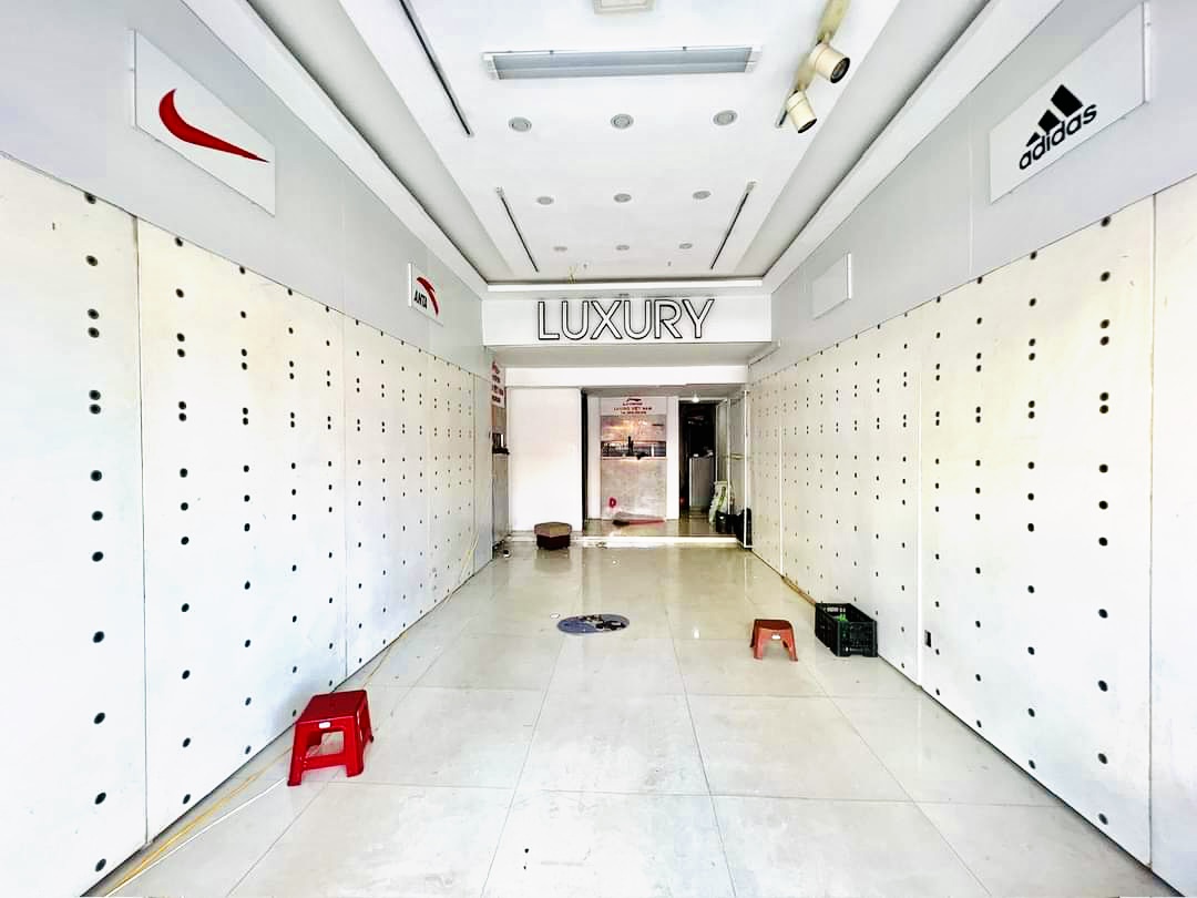 Bán nhà 2 tầng HIẾM mặt đường Lạch Tray, Ngô Quyền, Hải Phòng giá chỉ 9,99 tỷ