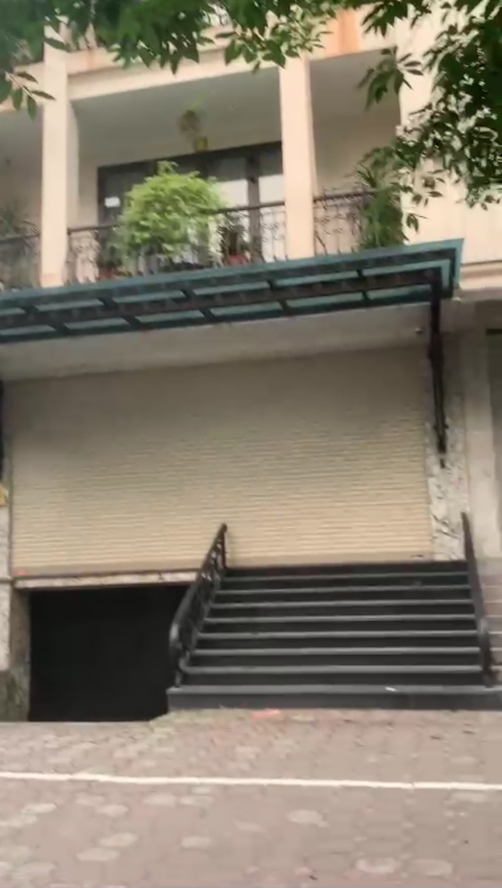 Cần bán nhà mặt phố Trần Thái Tông - mặt phố đẹp nhất - 193m2.