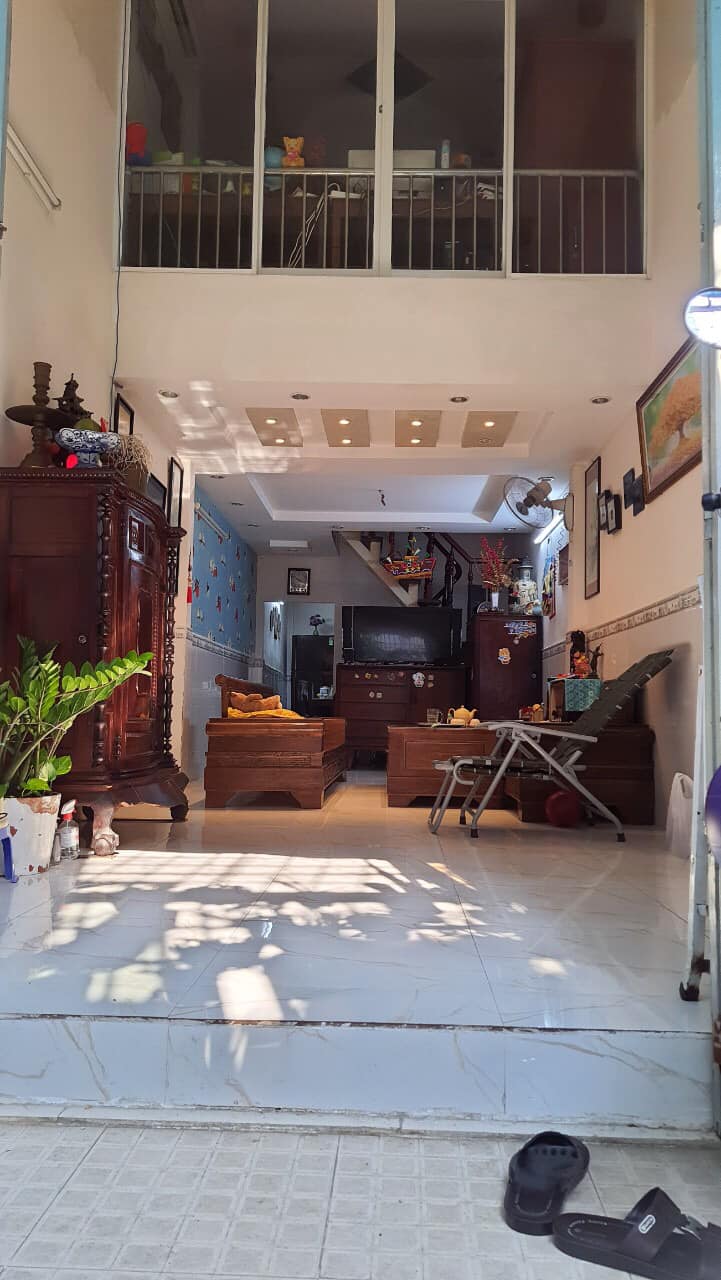 CỰC HIÊM - BÁN NHÀ 60M2 -GIÁ CHỈ 4.9 TỶ - SHR KHÔNG QH- TRUNG TÂM Q4.