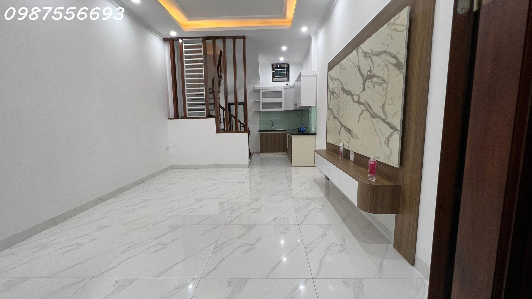 BÁN NHÀ THỊNH QUANG, 45m2x 3T, MT7.2m, Ô TÔ ĐỖ CỔNG, LÔ GÓC, KINH DOANH, CHỈ NHỈNH 4 TỶ