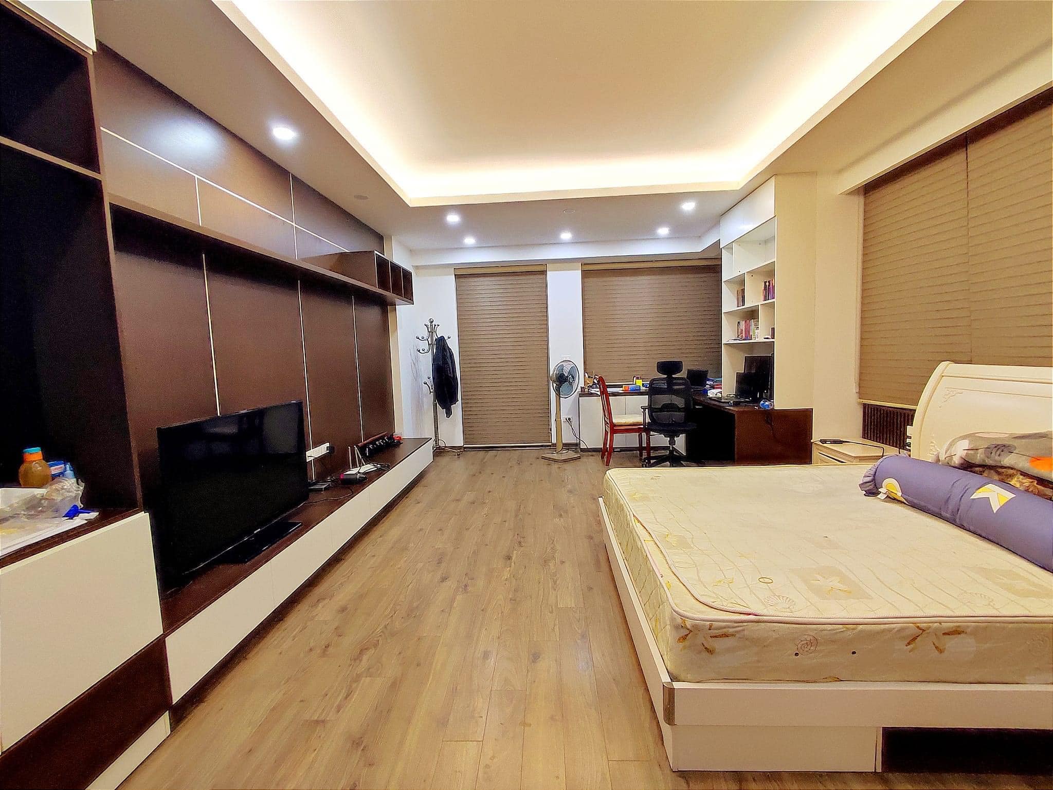 Bán ngôi nhà 91m2 phố Âu Cơ, Tây Hồ Gara Ô tô Vỉa hè đẹp Kinh doanh đa dạng 9.5 Tỷ