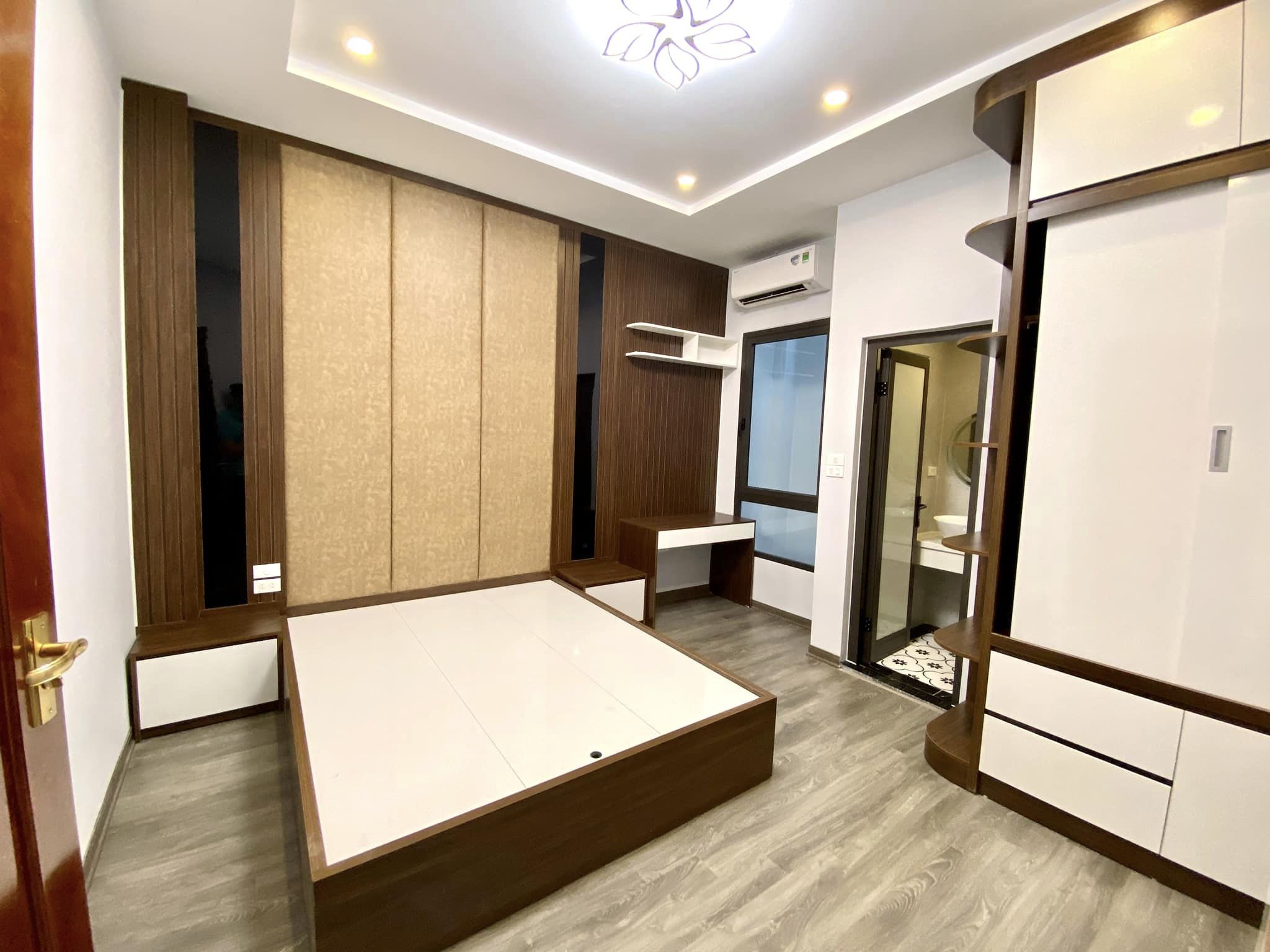 Bán tòa nhà 145m2 phố Nhật Chiêu, Tây Hồ 36 phòng View Hồ Dòng tiền 10%/năm Giá 34.3 Tỷ