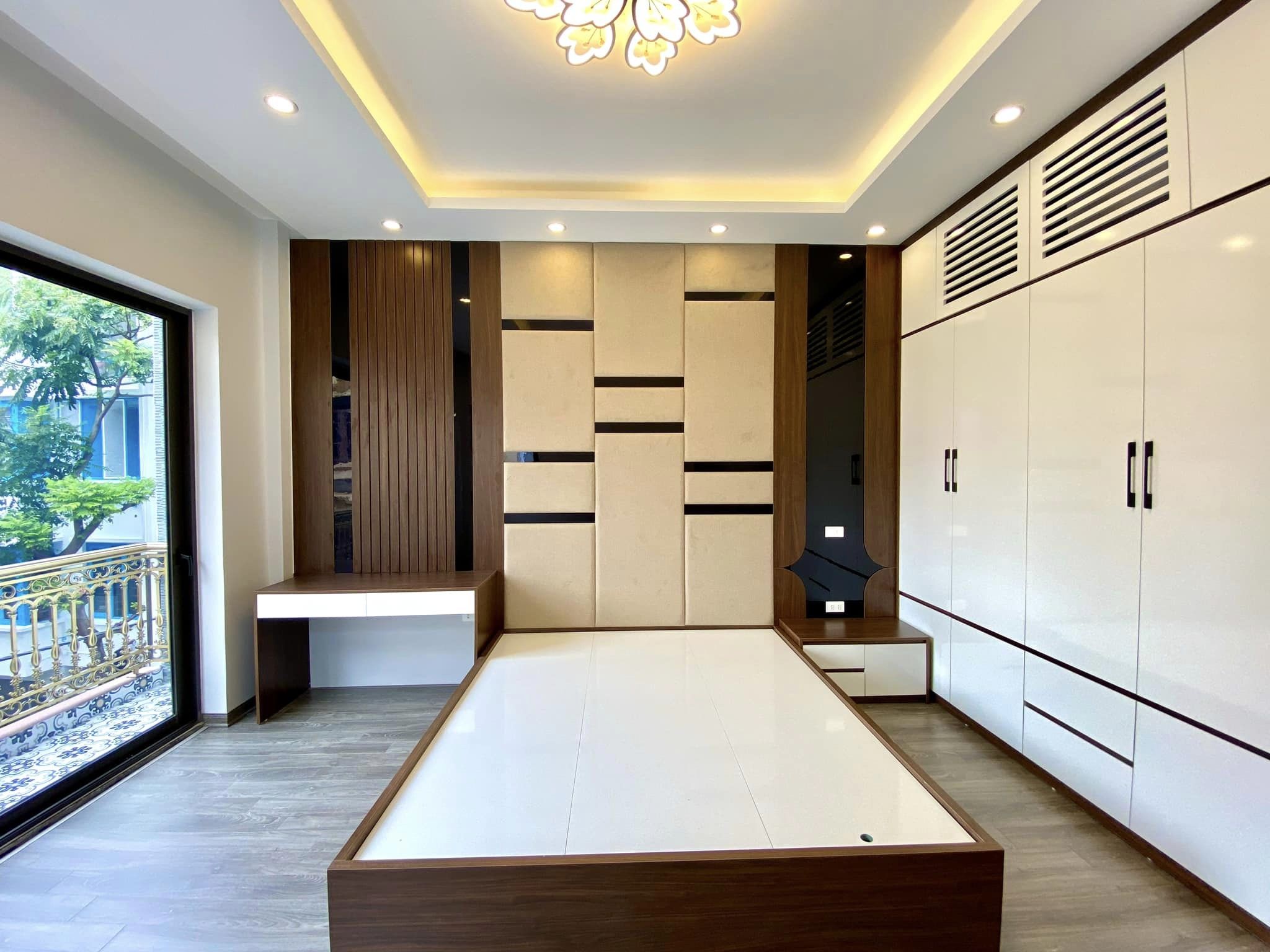 Bán tòa nhà 141m2 phố Nhật Chiêu, Tây Hồ 36 Căn hộ View Hồ Dòng tiền khủng Giá 34.1 Tỷ