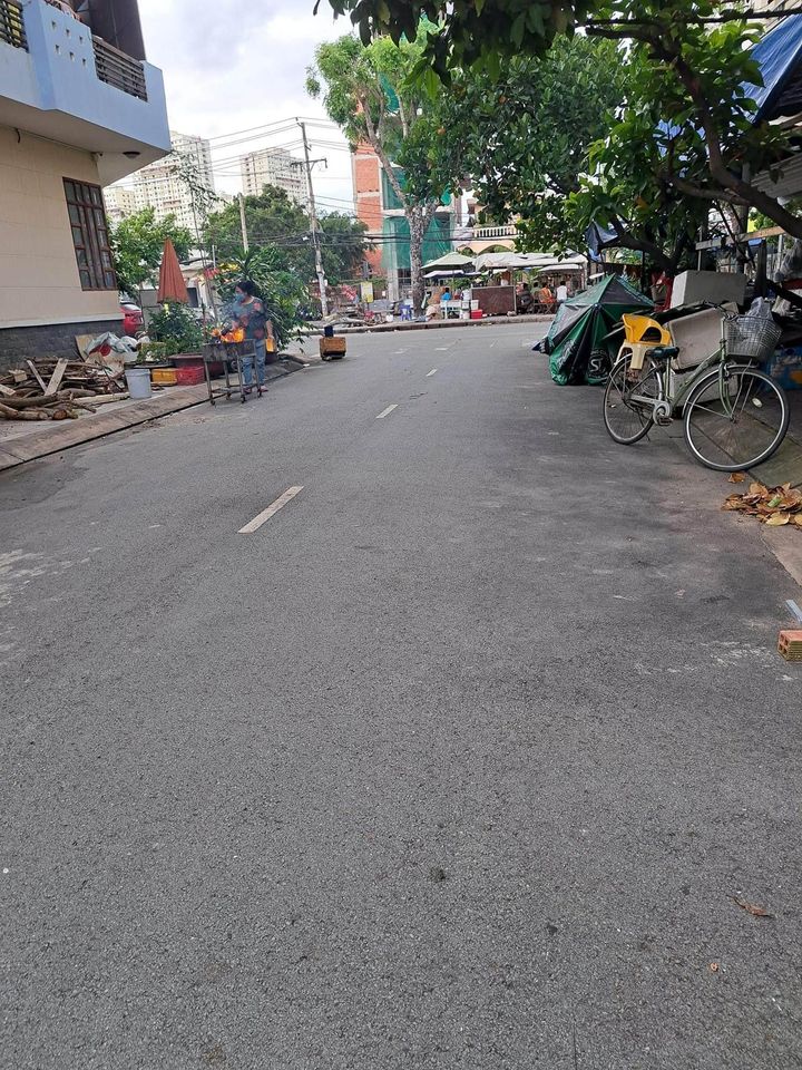 Bán Nhà 4 Tầng Ngang 5m Mặt Tiền Giáp Phú Mỹ Hưng - Khu Vực Sầm Uất - Quận 7