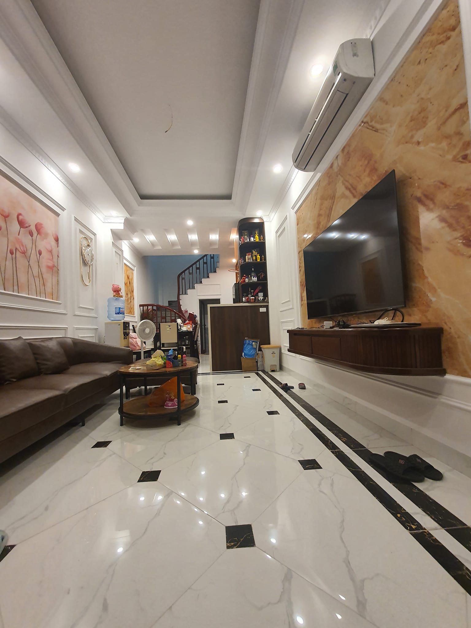 Bán nhà 75m2 phố Hồng Tiến, Long Biên Gara 2 Ô tô 7 chỗ Thang máy XỊN Đẳng cấp Châu Âu Giá 12.2 Tỷ