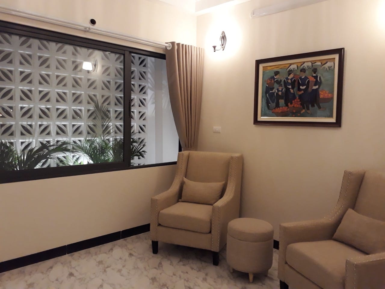 Bán tòa nhà 92m2 phố Âu Cơ, Tây Hồ 10 tầng Thang máy Dòng tiền khủng Giá 20.5 tỷ