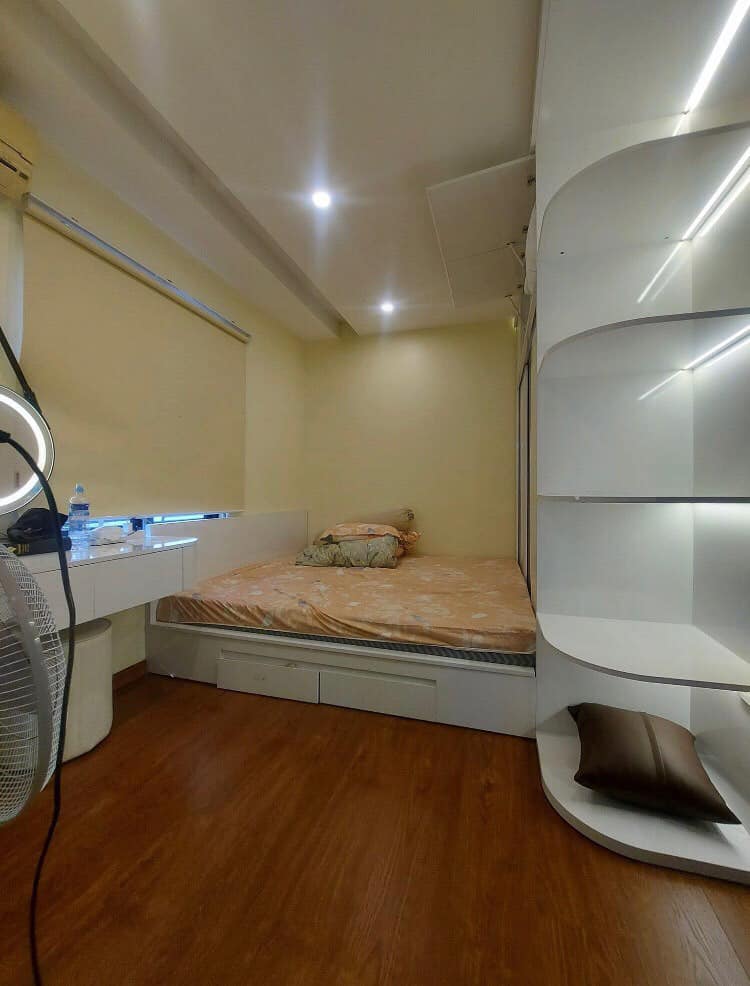 Bán nhà 43m2 phố Nghi Tàm, Tây Hồ Dân xây 3 phòng ngủ 2 Ô tô đua 10m 3.4 Tỷ