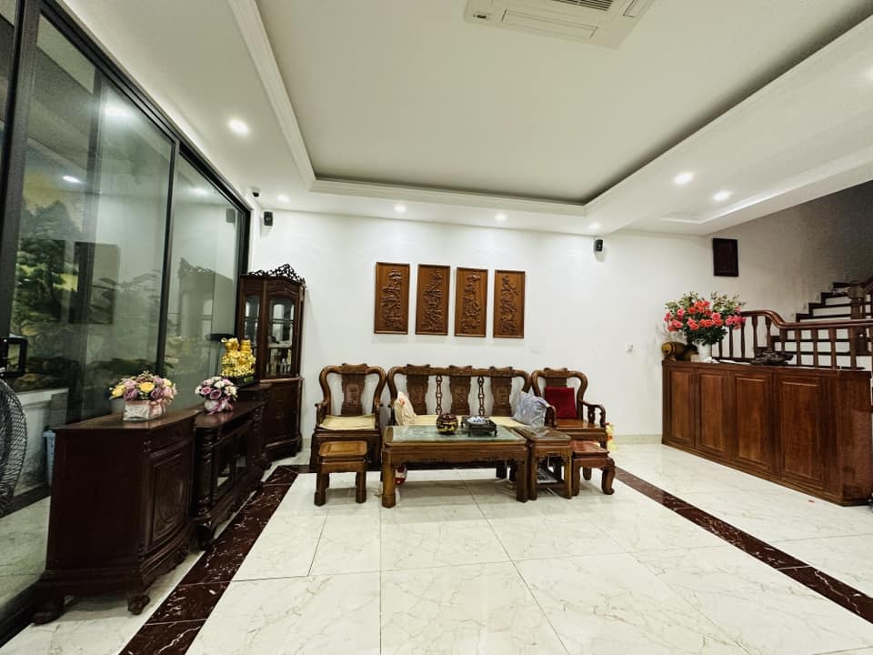 LÔ GÓC - NHÀ VÕ CHÍ CÔNG - BA THOÁNG NGÕ THẲNG TẮP - NGÕ THÔNG