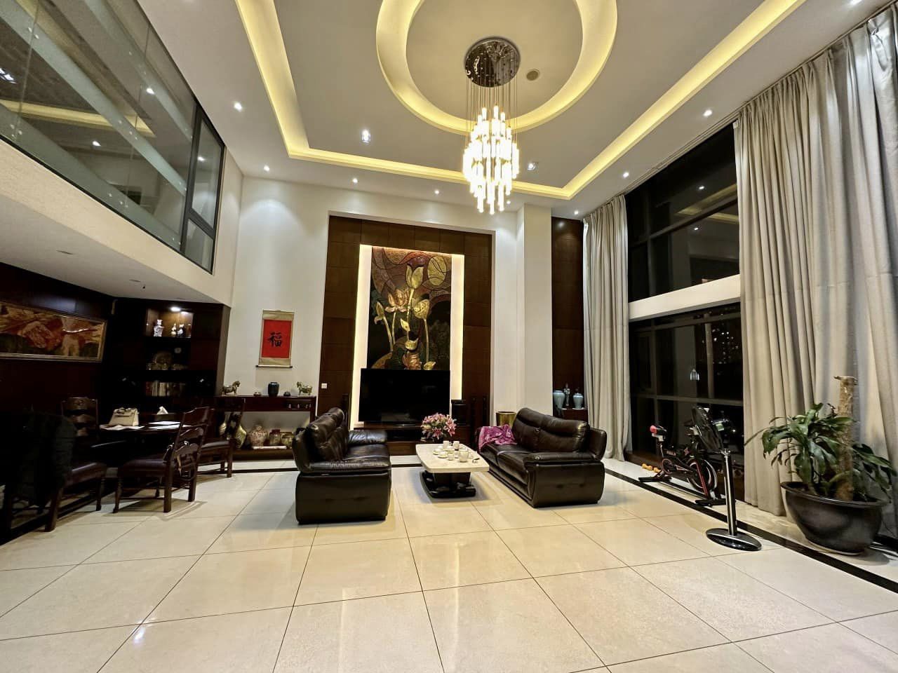 Siêu đẹp nhà - trần cung - ô tô vào nhà -2 ô tô đỗ trước cửa thoải mái nhà 6 tầng có thang máy - sổ vuông - nhà mới