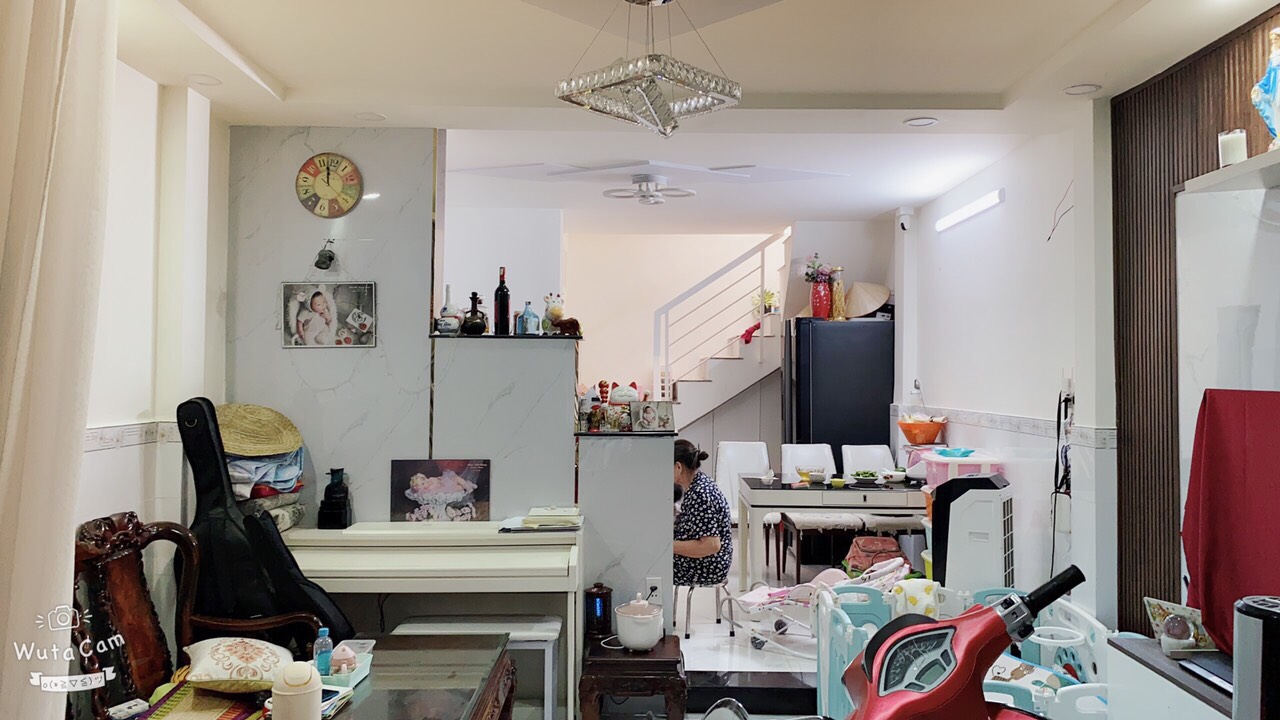 Nhà đẹp cần tiền Bán Gấp, hẻm xe hơi Lê Văn Phan, Quận Tân Phú