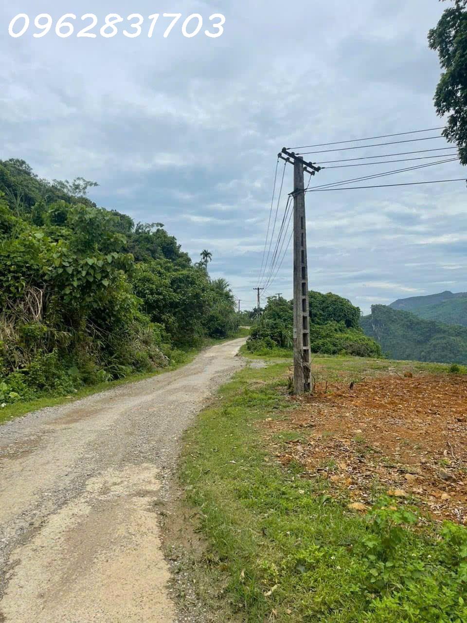 chủ cần tiền bán nhanh lô đất bám hồ hoà bình, cách thành phố chỉ 1km giá cực rẻ