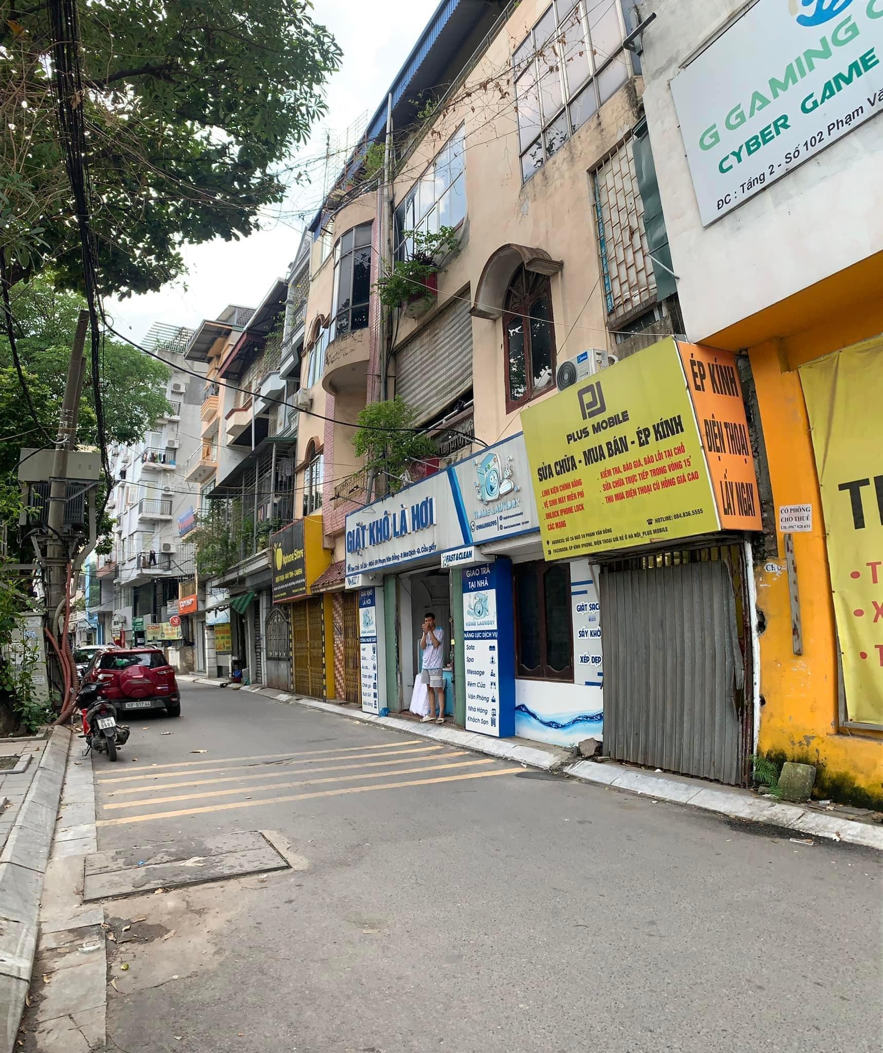 93m Mặt Tiền 16m Phố Phạm Văn Đồng Cầu Giấy. Vị Trí Siêu Đẹp. Giao Thông Thuận Lợi Đi Lại Các Quận. Chủ Nhà Cần Bán Gấp