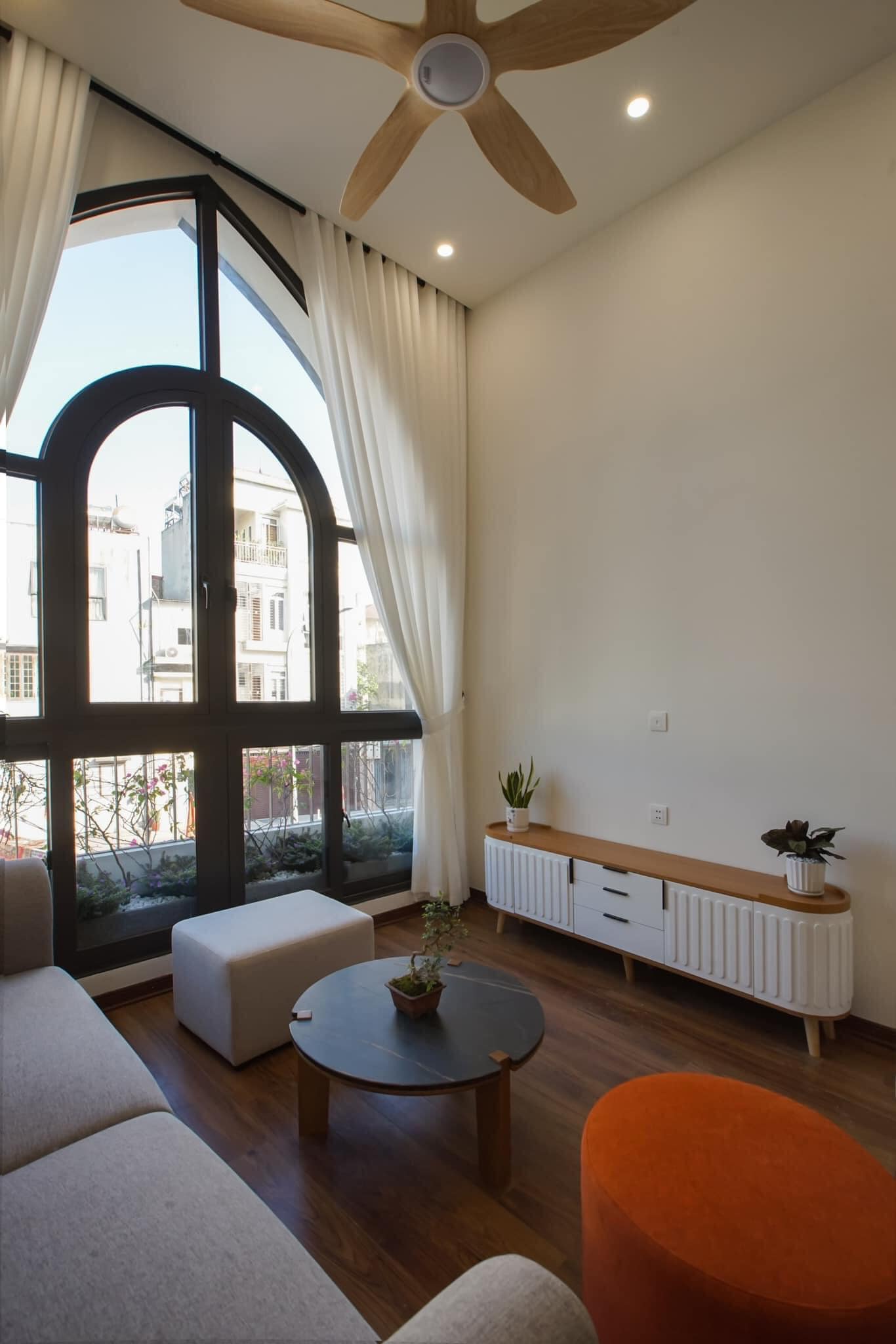 Bán căn nhà 35m2 phố Nguyễn Sơn, Long Biên Gara Ô tô AUDI Thang máy 5.1 Tỷ