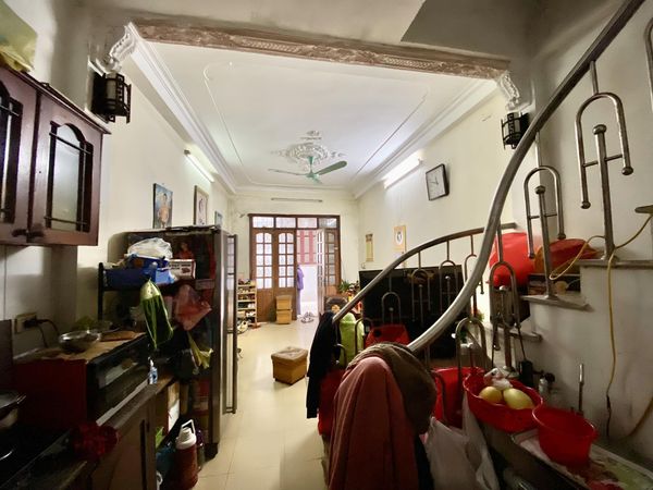 BÁN GẤP KIM NGƯU, Ô TÔ ĐỖ GẦN, TẶNG NỘI THẤT, NHÀ ĐẸP Ở LUÔN 48m x 4T, NHỈNH 4 TỶ