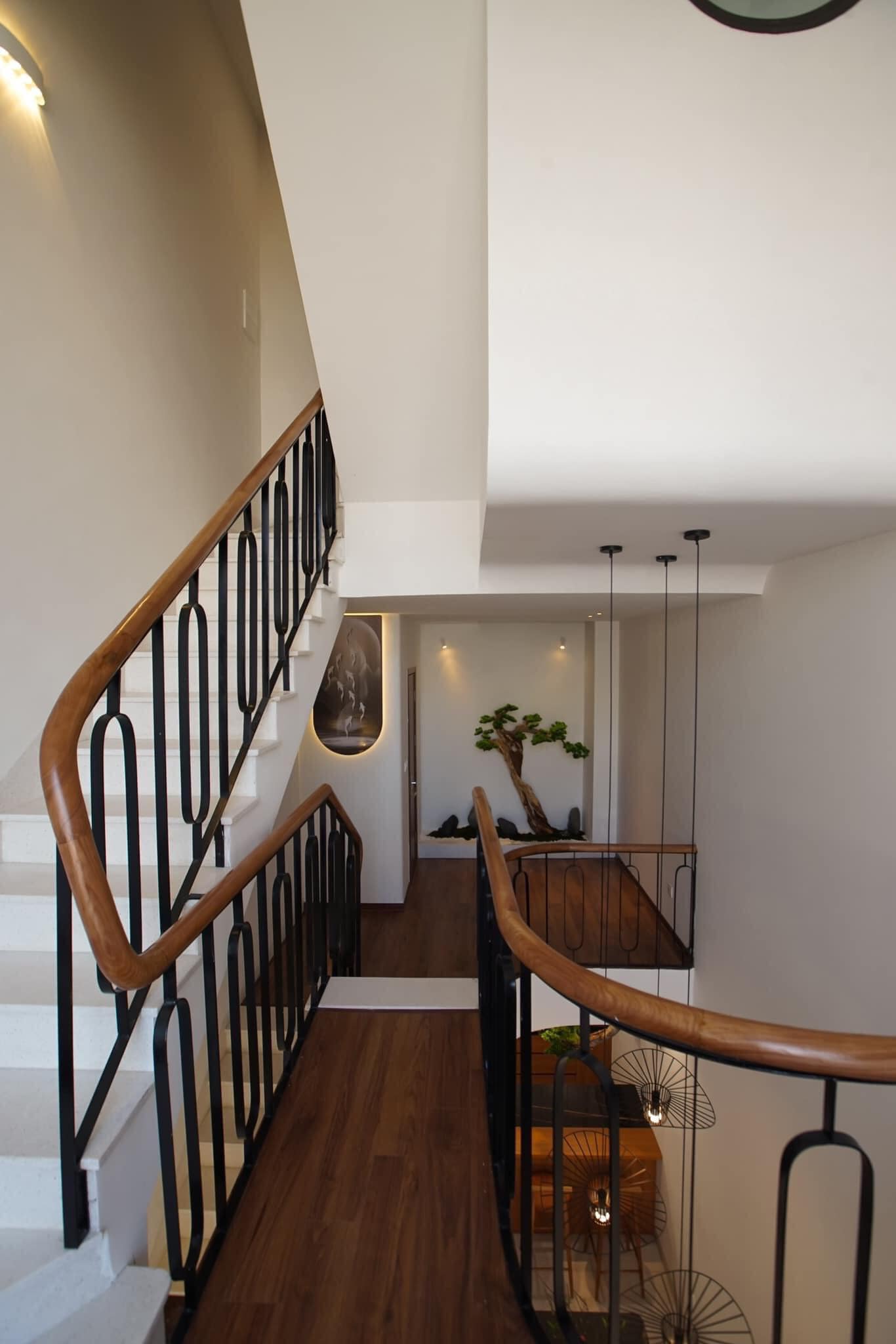 Bán căn nhà 37m2 phố Nguyễn Sơn, Long Biên Gara Ô tô phi Thang máy XỊN 5.1 Tỷ