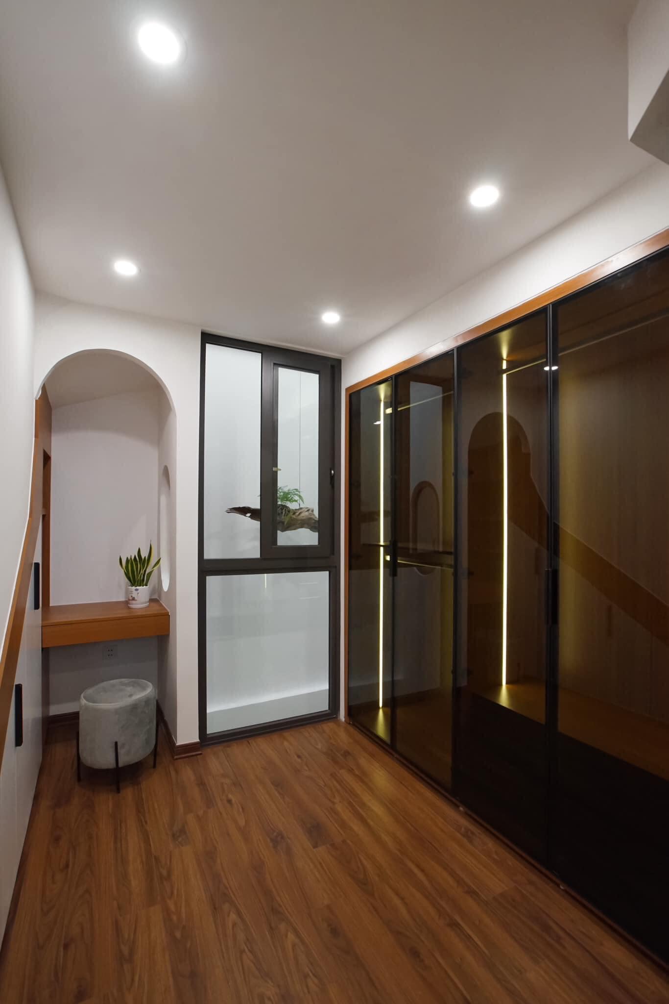 Bán ngôi nhà 39m2 phố Nguyễn Sơn, Long Biên Gara Ô tô AUDI Thang máy 5.1 Tỷ