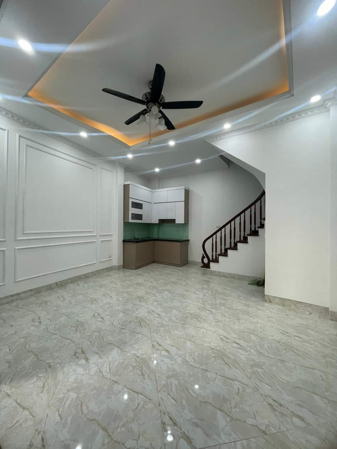 Trung Tâm CG - Nhà Đẹp ở ngay - GẦN PHỐ - 50M ÔTÔ - BA GÁC TRÁNH - DÂN TRÍ CAO - Giá 5.5 TỶ