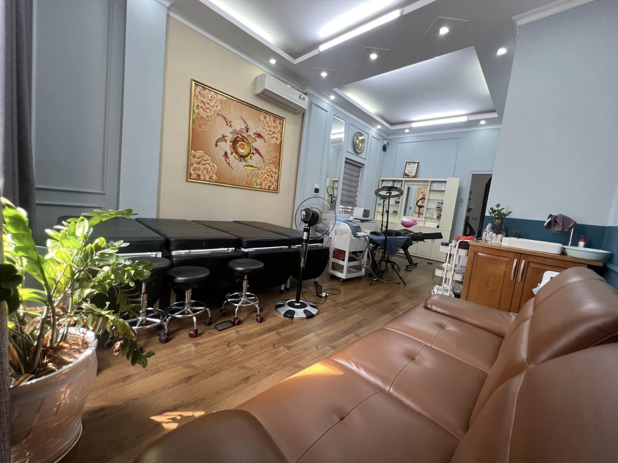 85m Mặt Tiền 5.1m Mặt Phố Nghĩa Tân Cầu Giấy. Ngõ Sau Ô Tô Đỗ Ngày Đêm. Kinh Doanh Bất Chấp. Chủ Cần Bán Gấp.