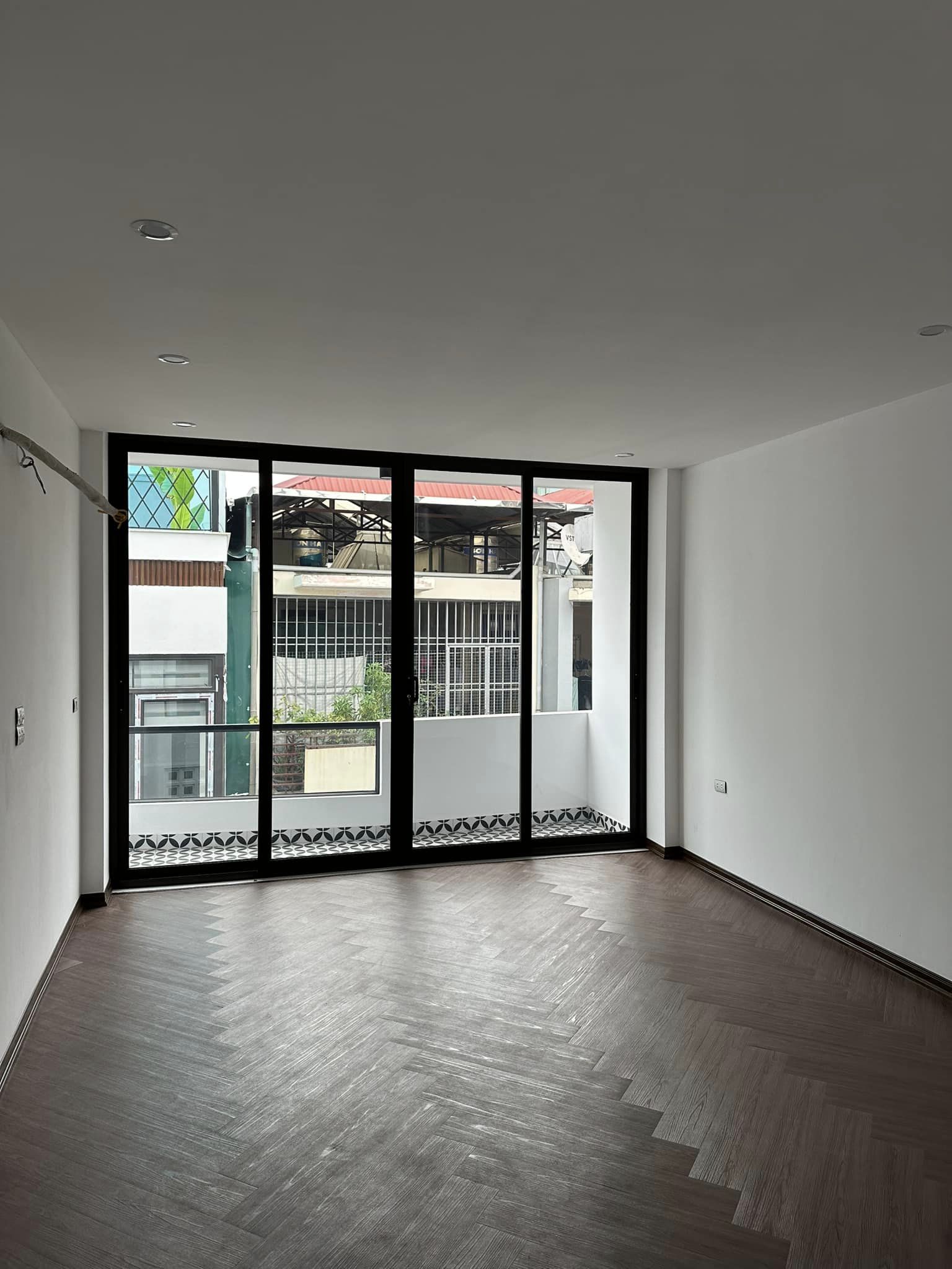 105m Nhỉnh 11 Tỷ Phố Hoàng Quốc Việt. Chủ Bán Đất Tặng Nhà. Ô Tô Đỗ Cửa. Đầu Tư Xây Căn Hộ Dòng Tiền Quá Hợp Lý. Khu