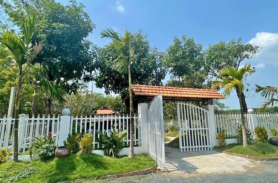 KẸT TIỀN CẦN BÁN GẤP 1.294M2 ĐẤT THỔ CƯ SÁT KCN, DÂN CƯ ĐÔNG, SHR, 390 TRIỆU