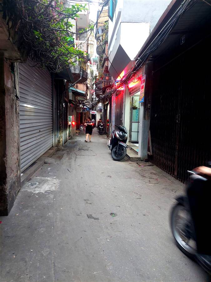 NHÀ HÀO NAM – GẦN PHỐ - GẦN OTO - NHÀ ĐẸP - KCBT.