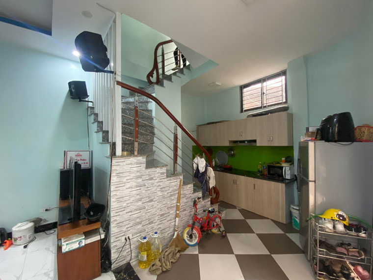 Bán nhà lô góc Bát Khối, phố Trạm, ngõ thông xe máy tránh ba gác, 35m, hơn 3 tỷ