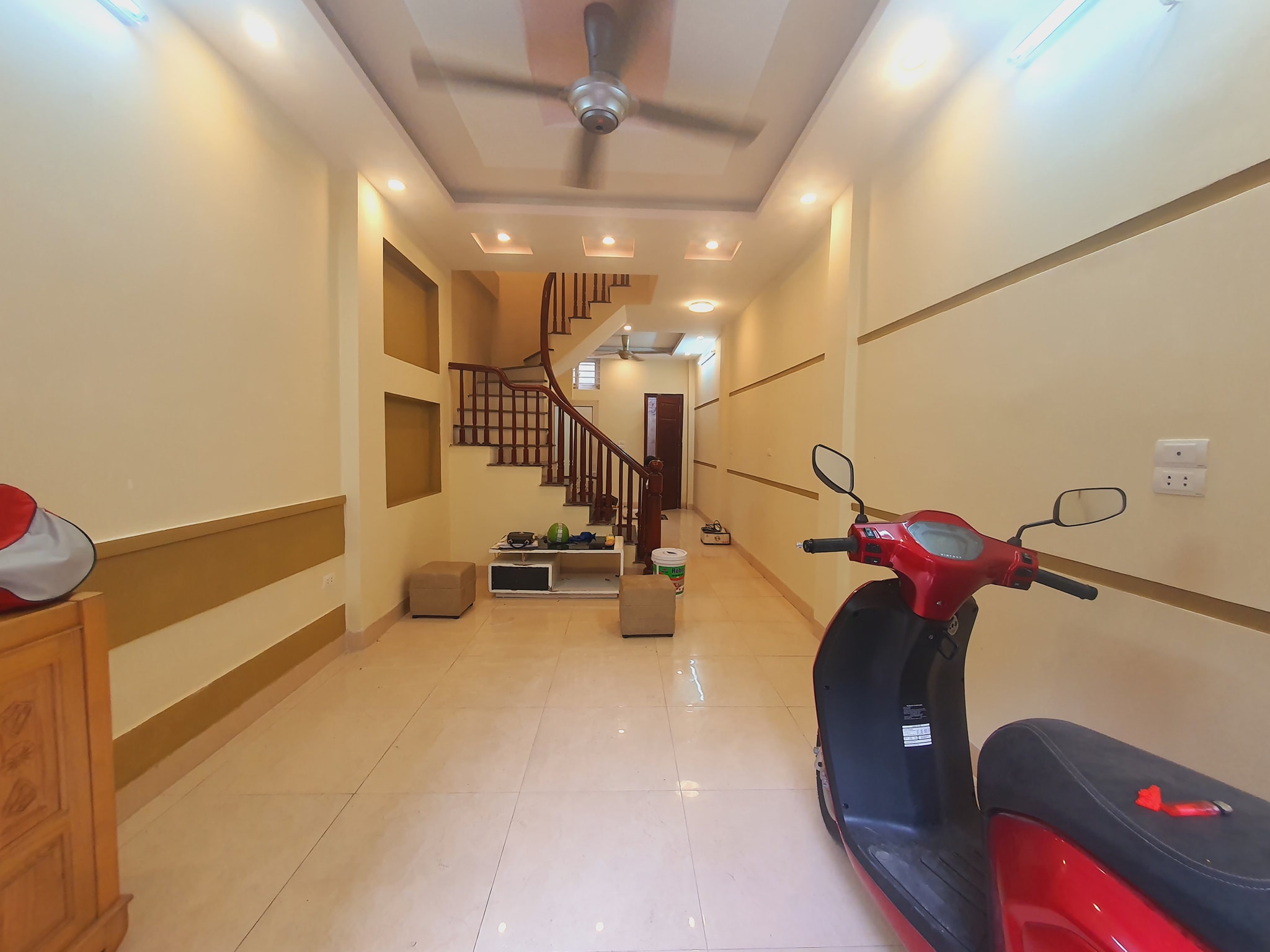 BÁN GẤP BẠCH MAI, DÂY XÂY, GẦN PHỐ, DIỆN TÍCH RỘNG, NHÀ ĐẸP Ở LUÔN 50m x 5T, NHỈNH 4 TỶ