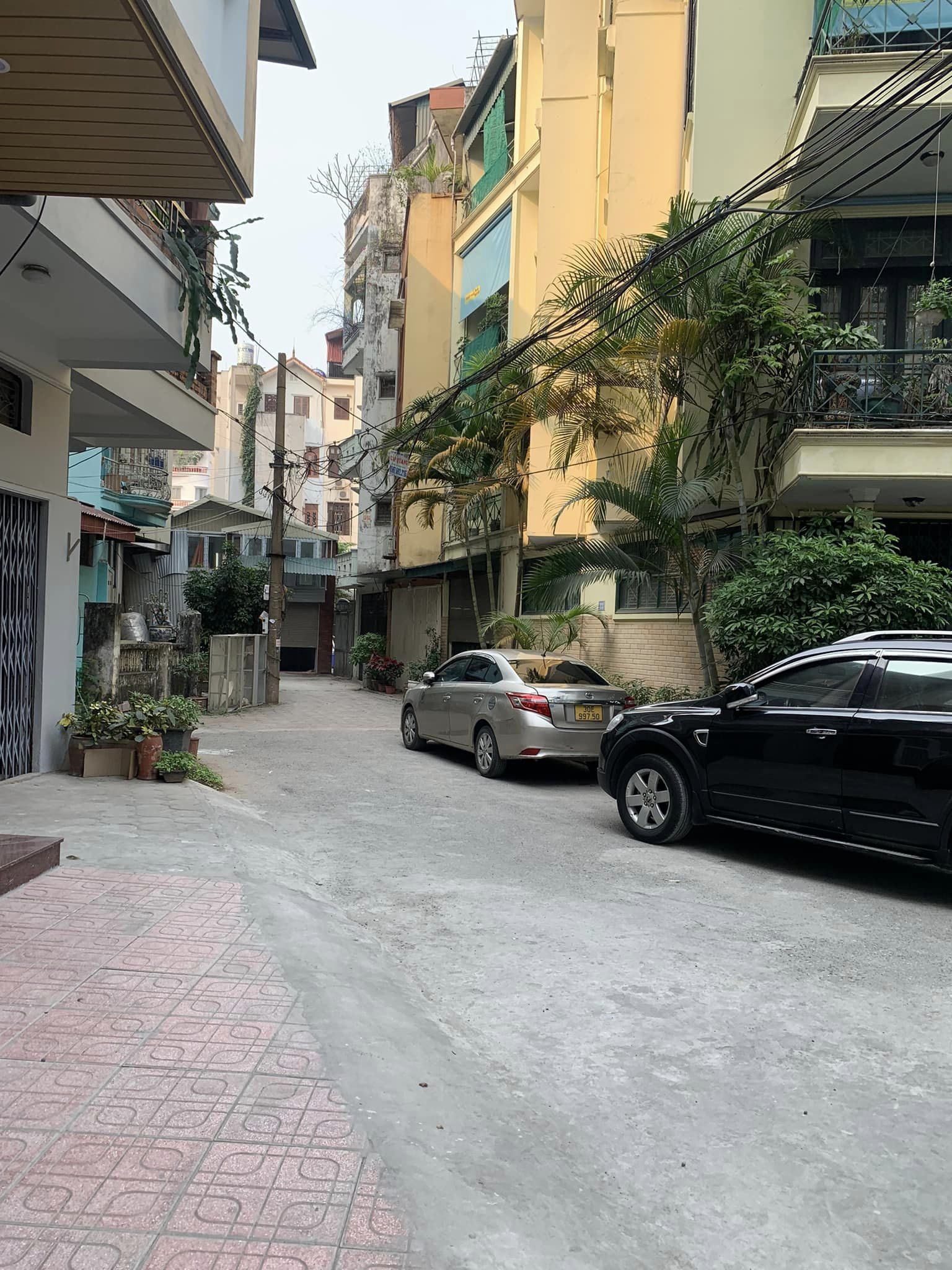 CHO THUÊ NHÀ PHỐ VẠN PHÚC, BA ĐÌNH, 55m, MẶT TIỀN 4.5m. GIÁ 28 TRIỆU/ THÁNG