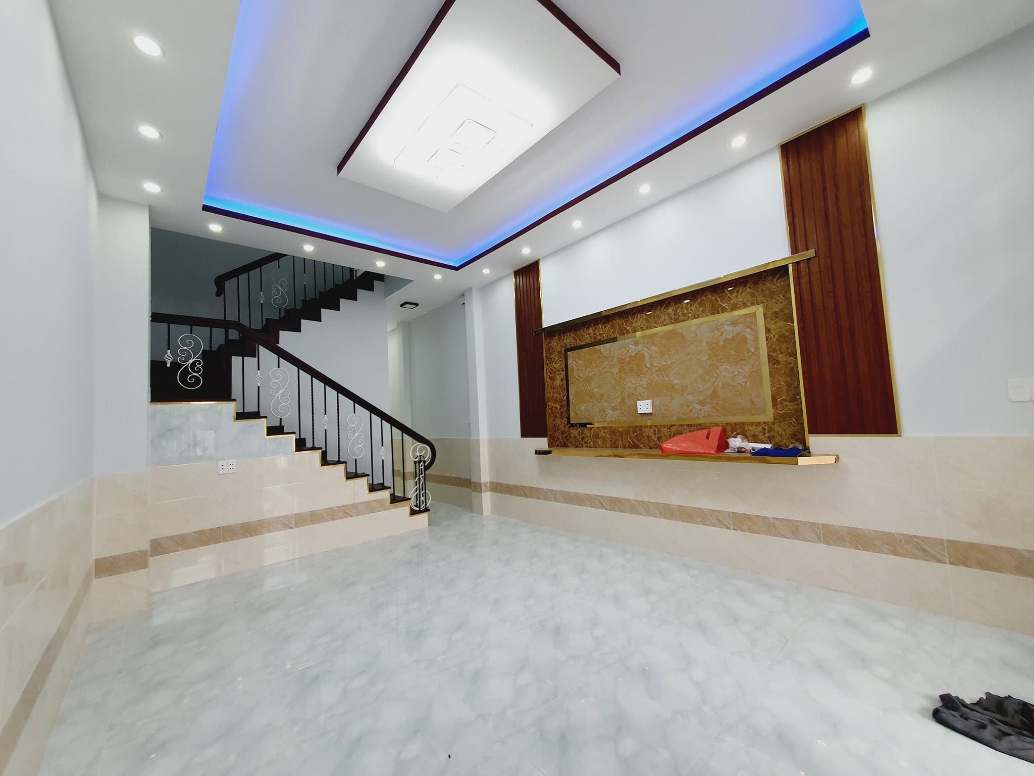 Bán Gấp Nhà Riêng HXH Lê Văn Chí, Thủ Đức, DT 76M, Giá Nhỉnh 6 Tỷ, SHR Sang Tên Ngay