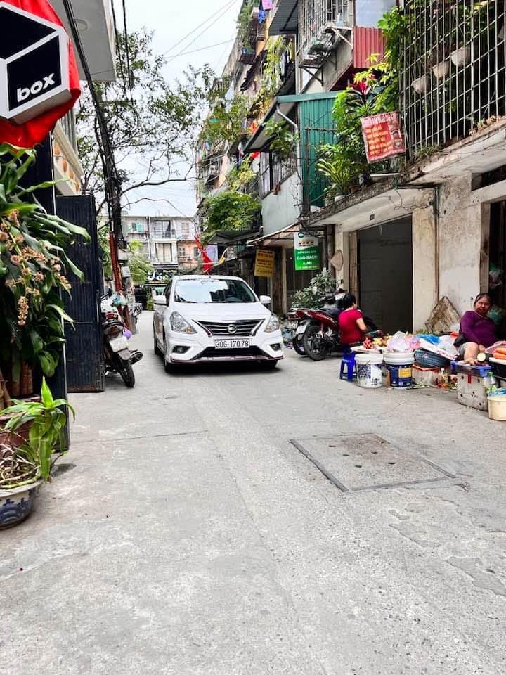 Tập thể Tây Sơn Đống Đa, kinh doanh ngày đêm 80m đông sinh viên.\