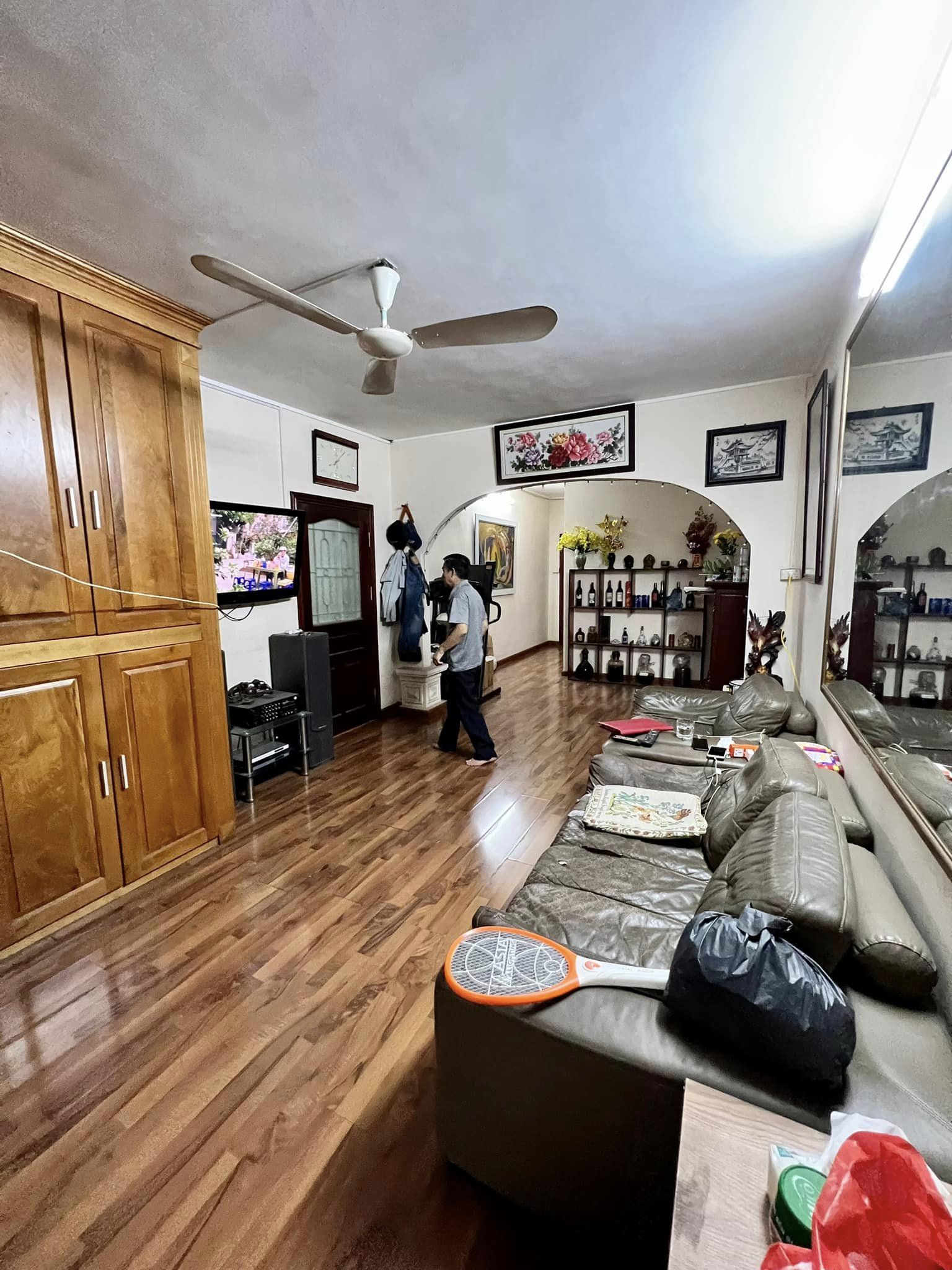 Chính chủ bán nhà Tập Thể Minh Khai, ô tô dừng đỏ, hai thoáng. DT 80m, mặt tiền 4m.