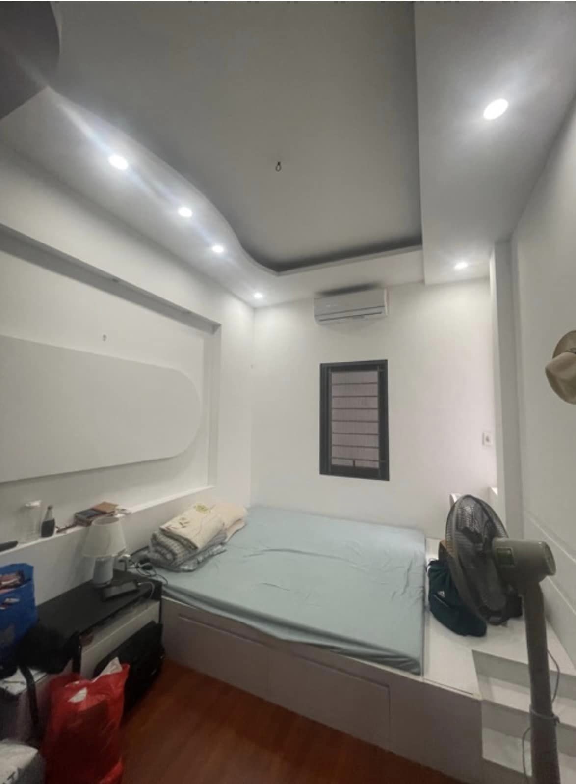 Bán ngôi nhà 53m2 phố Hồng Tiến, Long Biên Gara Ô tô phi 6 ngủ Thang máy XỊN 10.3 Tỷ