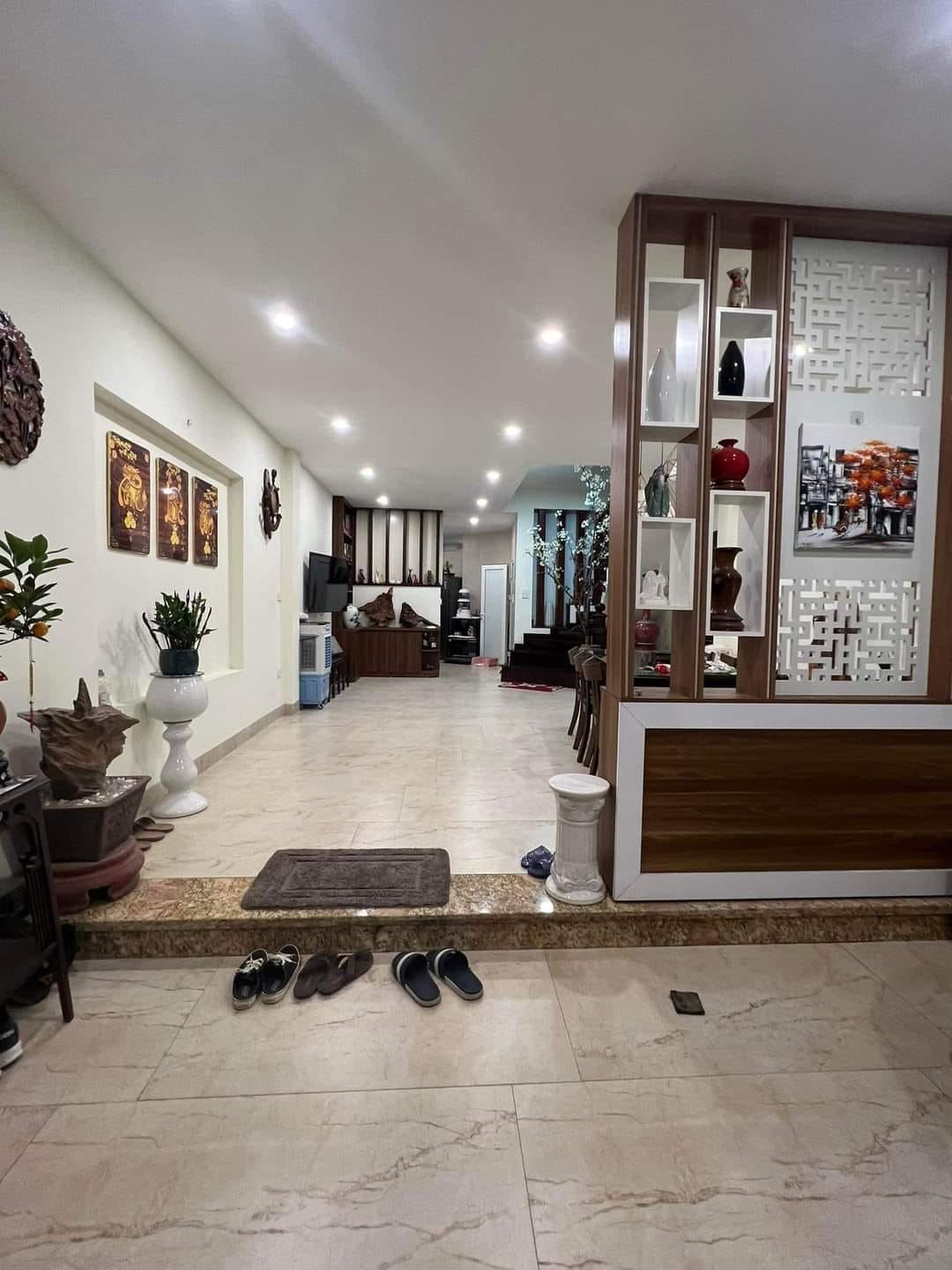 BÁN NHÀ TÔN ĐỨC THẮNG, 10M Ô TÔ, 2 THOÁNG, 71M2 4T MT4.5M, GIÁ 7.5 TỶ