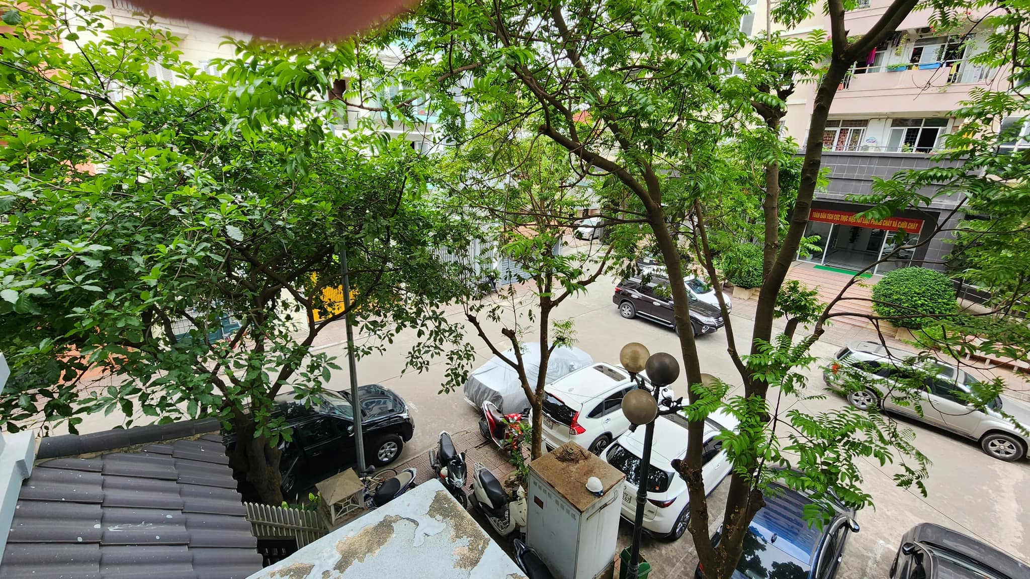 BIỆT THỰ LÔ GÓC - TRUNG HÒA - VỈA HÈ Ô TÔ TRÁNH - AN NINH 24/7 - 120M2