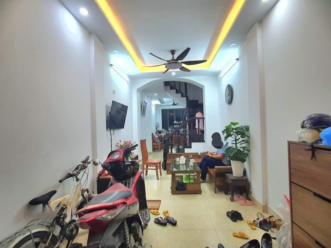 BÁN GẤP, NHÀ ĐẸP TRẦN PHÚ, 4 TẦNG 40M, Ô TÔ ĐỖ CỬA GIÁ NHỈNH 4 TỶ.