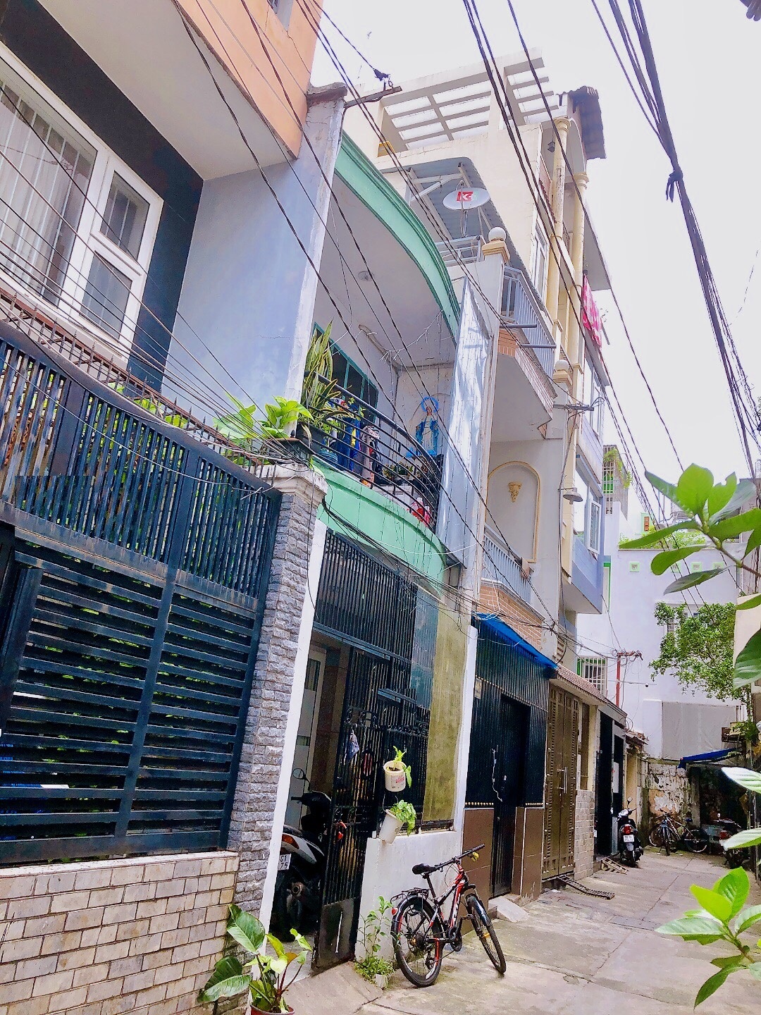 Bán nhà hẻm xe hơi đường Tân Sơn Nhì,DT:4.2x12m đúc 1 lầu giá 5.5 tỷ