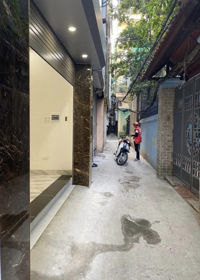 BÁN NHÀ 4 TẦNG LẠC LONG QUÂN, CẦU GIẤY - NHÀ ĐẸP Ở LUÔN - RA Ô TÔ VÀI BƯỚC CHÂN - HỒ TÂY RẤT GẦN - TRƯỚC NHÀ RỘNG