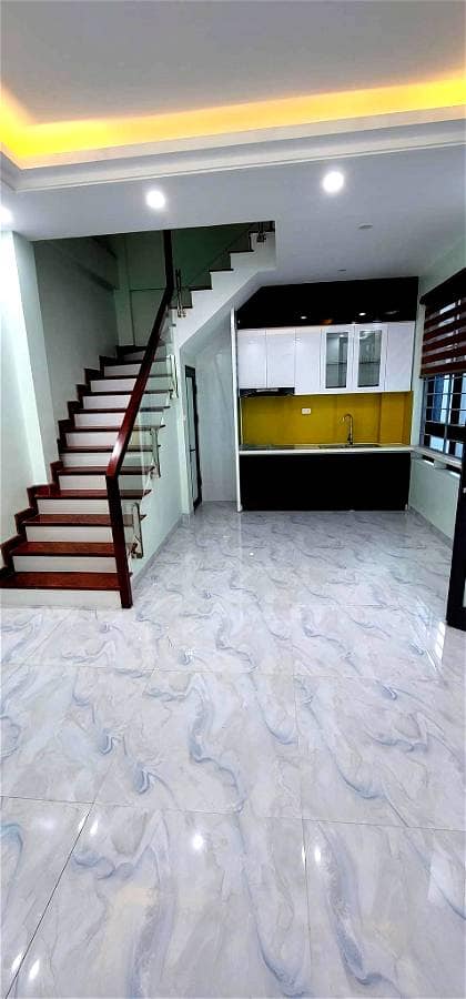 Nhà Đẹp Ở Ngay - TT Cầu Giấy - Gần Phố - Ngay Quận Ủy Cầu Giấy - Giá 5.5 TỶ