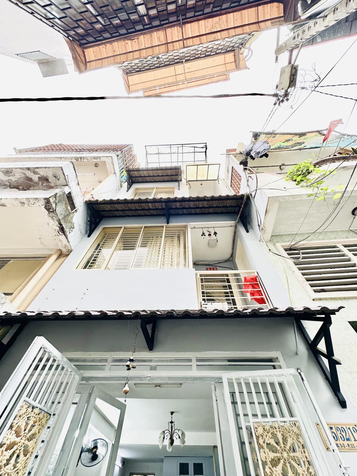 Bán nhà Quận 10 Đường 3/2 - Hẻm ÔTÔ - 31m2 nỡ hậu - 4 Tầng kiên cố - Giá 5.95 tỷ thương lượng.