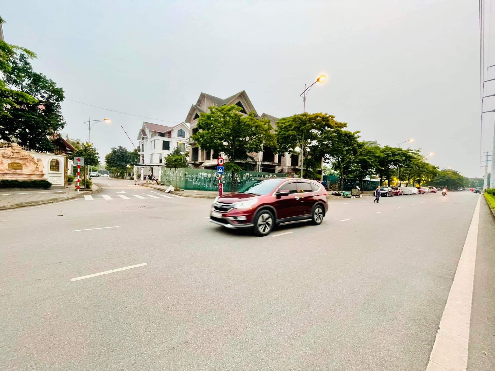 BÁN BIỆT THỰ 4 TẦNG, 280M – KHU ĐÔ THỊ TP GIAO LƯU – TRUNG TÂM QUẬN BẮC TỪ LIÊM - 4 MẶT THOÁNG